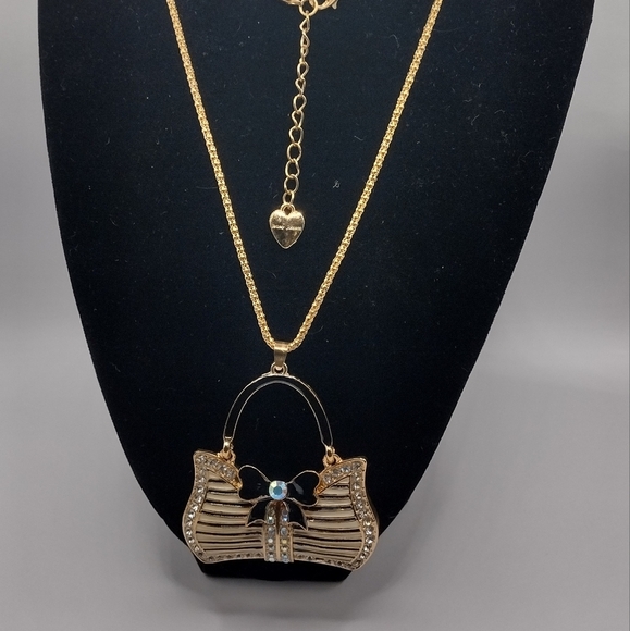 BETSEY JOHNSON GOLD ALLOY PURSE NECKLACE BLACK & WHITE ENAMEL WITH RHINESTONES - Picture 2 of 8